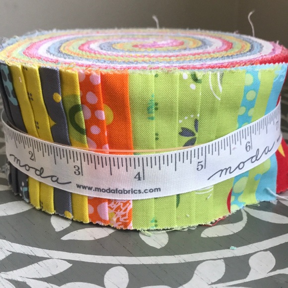 Moda Fabric Other - Hey Dot by Moda Fabric Jelly Roll 2.5” strips